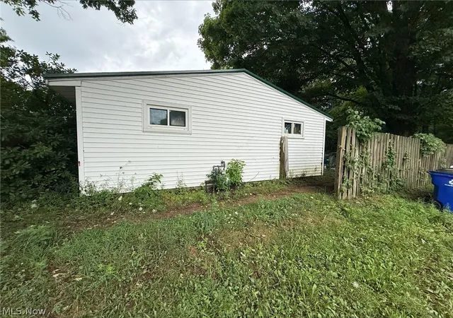 Photo 2 of Single family home for sale at 3028 Douglas St, Ravenna, OH 44266 | MLS# 5235016 | Listing updated on 2026-08-17