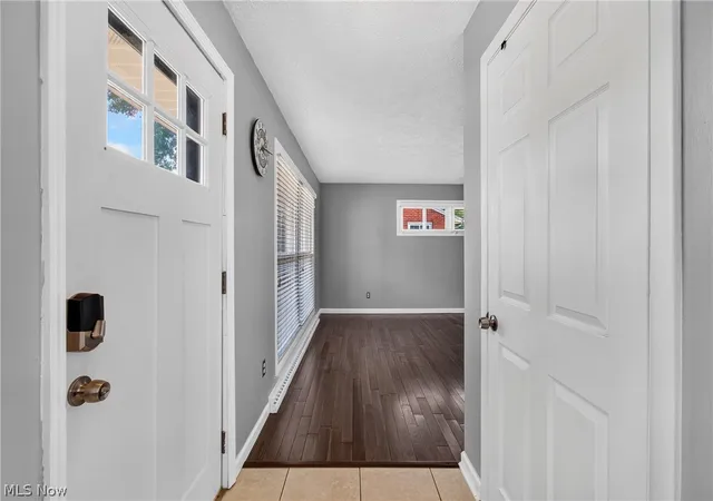 Photo 4 of Sale Pending at 3321 Meadowwood St NW, Massillon, OH 44646 | MLS# 5235022 | Listing updated on 2026-09-25