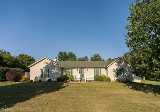 Photo 1 of Single family home for sale at 6840 Akron Ave Nw, Canal Fulton, OH 44614 | MLS# 5235026 | Listing updated on 2026-09-30