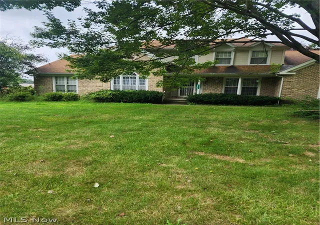 Photo 4 of Single family home for sale at 4804 Logan Arms Dr, Youngstown, OH 44505 | MLS# 5235039 | Listing updated on 2026-08-24