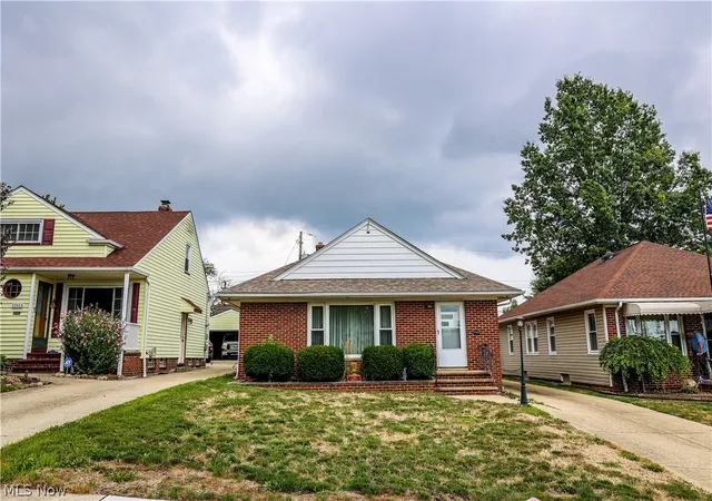 Photo 2 of Sale Pending at 11517 Fordham Rd, Cleveland, OH 44125 | MLS# 5234966 | Listing updated on 2026-08-21