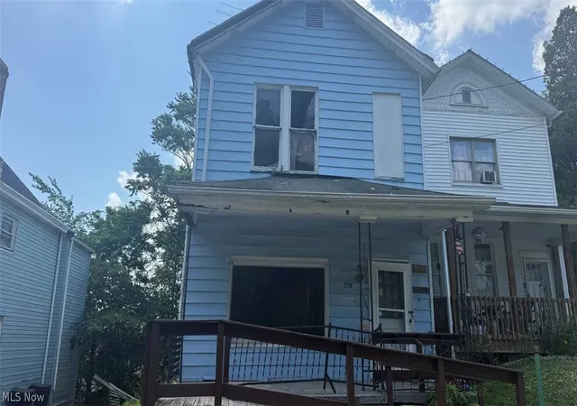 Photo 1 of Single family home for sale at 725 Lincoln Ave, East Liverpool, OH 43920 | MLS# 5235092 | Listing updated on 2026-09-01