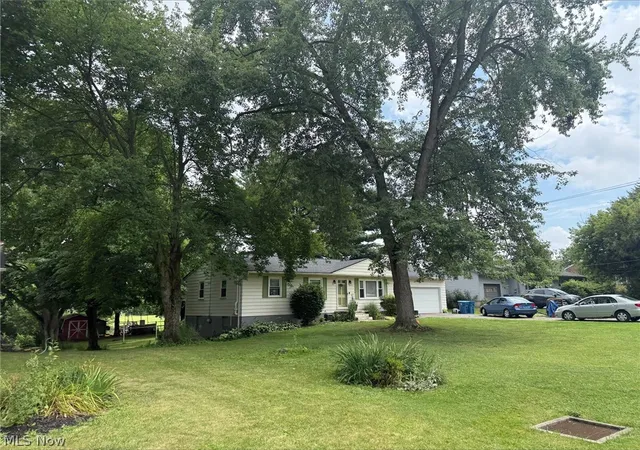 Photo 3 of Sale Pending at 2847 Carillon Dr, Norton, OH 44203 | MLS# 5235103 | Listing updated on 2026-09-26