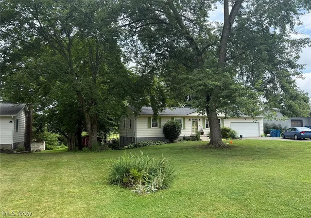 Photo 4 of Sale Pending at 2847 Carillon Dr, Norton, OH 44203 | MLS# 5235103 | Listing updated on 2026-09-26