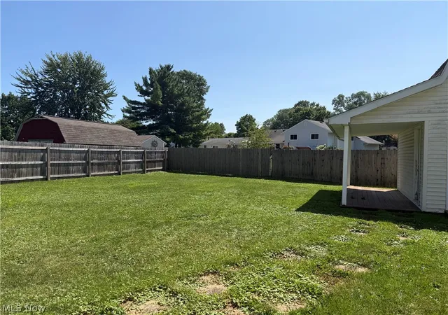 Photo 18 of Sale Pending at 615 Bowling Green Cir, Elyria, OH 44035 | MLS# 5235143 | Listing updated on 2026-08-13