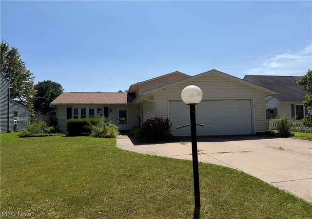 Photo 1 of Sale Pending at 615 Bowling Green Cir, Elyria, OH 44035 | MLS# 5235143 | Listing updated on 2026-08-13
