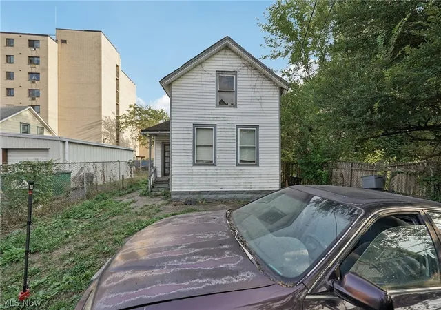 Listing Photo 2 - Condo for sale in building located at 2115 Seymour Ave, Cleveland, OH 44113 - Unit #