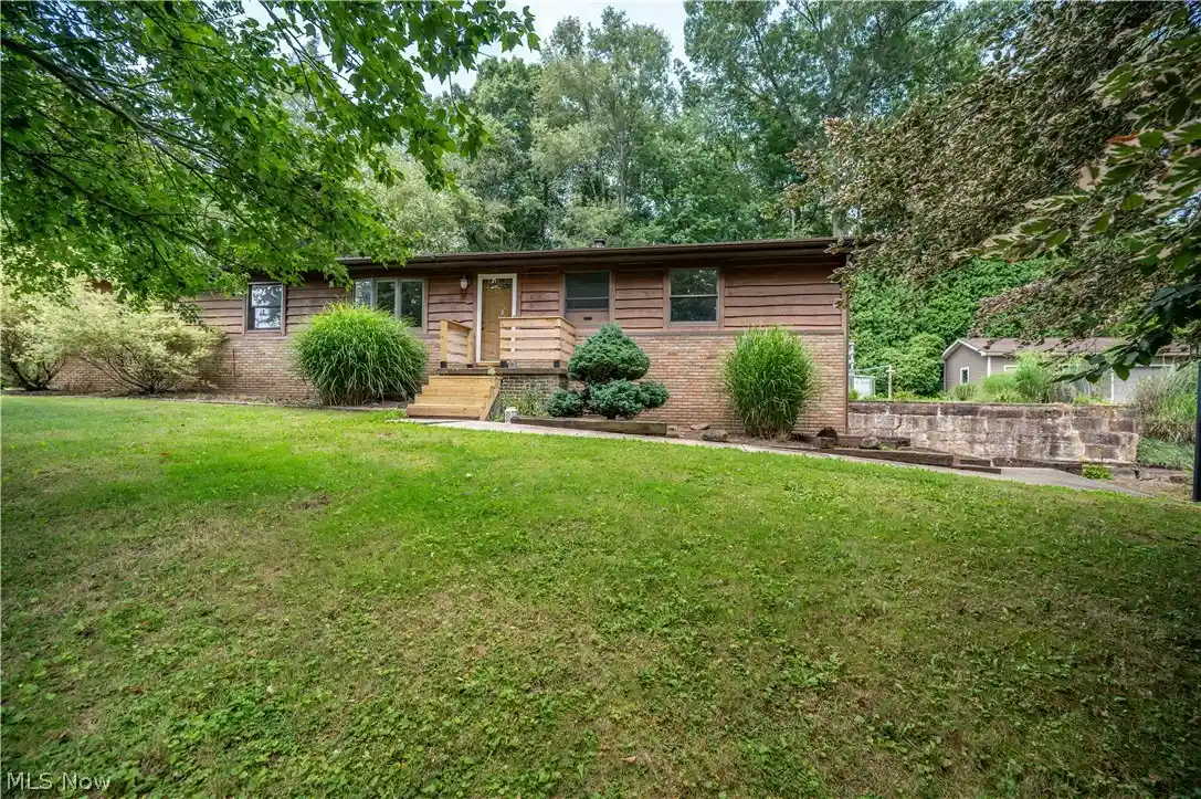 Photo 1 of Single family home for sale at 493 Empire St, Leetonia, OH 44431 | MLS# 5232967 | Listing updated on 2026-10-20
