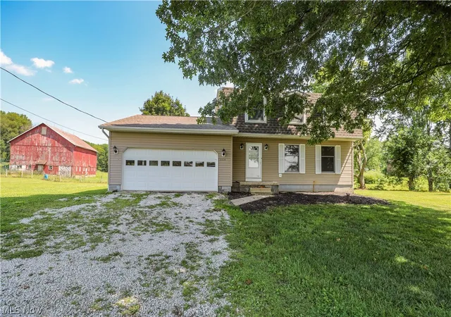 Photo 2 of Single family home for sale at 1164 Hartville Rd, Atwater, OH 44201 | MLS# 5234880 | Listing updated on 2026-08-10