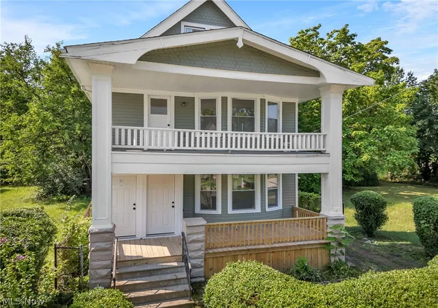 Listing Photo 4 - Condo for sale in building located at 9414 Carton Ave, Cleveland, OH 44104
