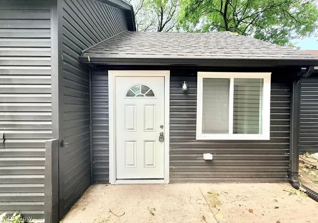 Photo 2 of Single family home for sale at 842 Starkweather Ave, Cleveland, OH 44113 | MLS# 5235176 | Listing updated on 2026-08-10