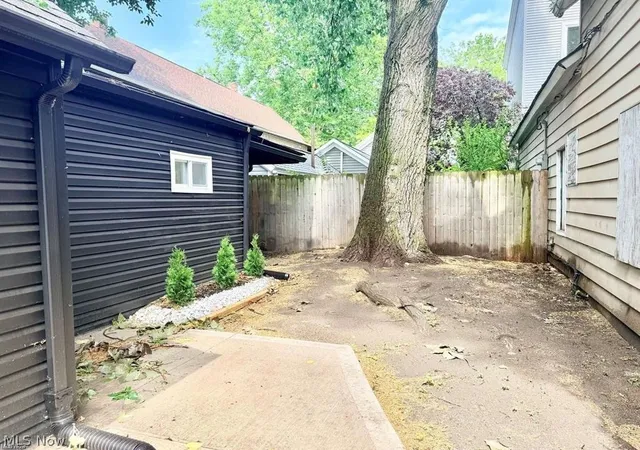 Photo 3 of Single family home for sale at 842 Starkweather Ave, Cleveland, OH 44113 | MLS# 5235176 | Listing updated on 2026-10-01