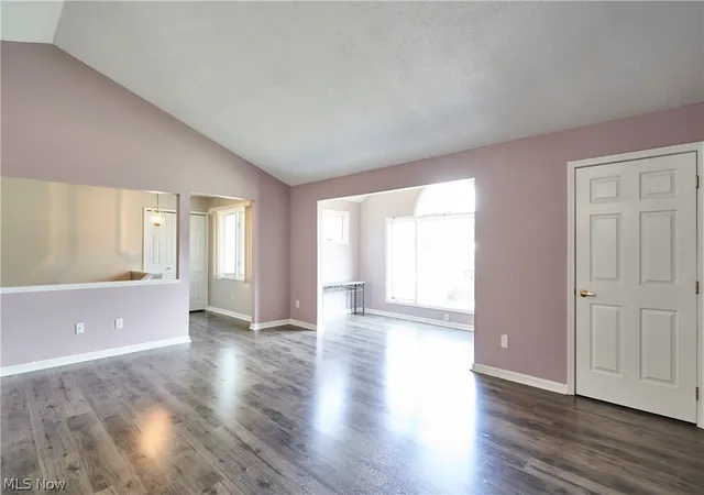 Listing Photo 5 - Condo for sale in building located at 7215 Channing Ln, Concord Township, OH 44060