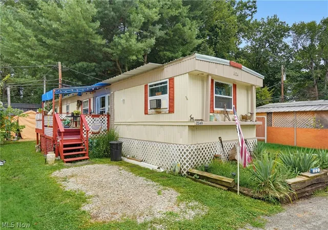 Photo 1 of Single family home for sale at 2349 Ivy Way St Ne, Canton, OH 44705 | MLS# 5234096 | Listing updated on 2026-09-26