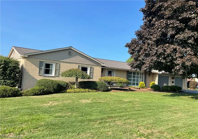 Photo 2 of Single family home for sale at 49261 S Park Cir, East Liverpool, OH 43920 | MLS# 5235169 | Listing updated on 2026-08-24