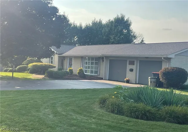 Photo 3 of Single family home for sale at 49261 S Park Cir, East Liverpool, OH 43920 | MLS# 5235169 | Listing updated on 2026-09-26