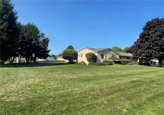 Photo 4 of Single family home for sale at 49261 S Park Cir, East Liverpool, OH 43920 | MLS# 5235169 | Listing updated on 2026-09-26