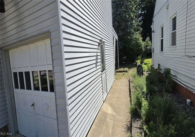 Photo 2 of Sale Pending at 1111 Gordon Rd, Cleveland, OH 44124 | MLS# 5235198 | Listing updated on 2026-08-28