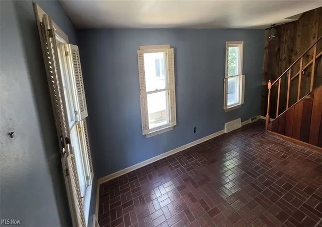 Photo 4 of Sale Pending at 1111 Gordon Rd, Cleveland, OH 44124 | MLS# 5235198 | Listing updated on 2026-08-28