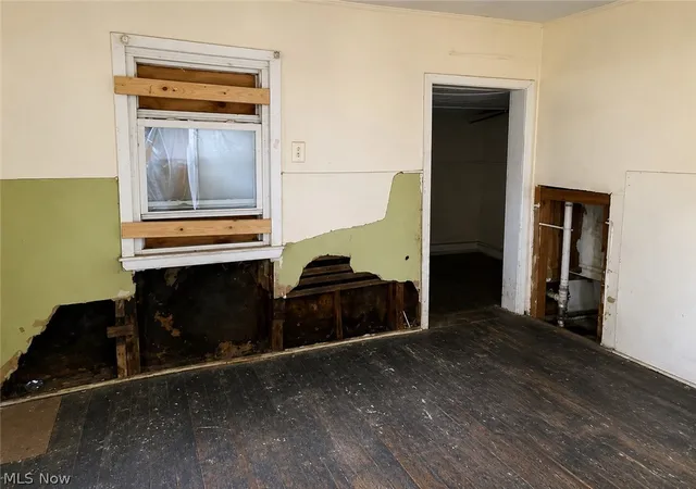 Listing Photo 4 - Condo for sale in building located at 1902 Rowley Ave, Cleveland, OH 44109