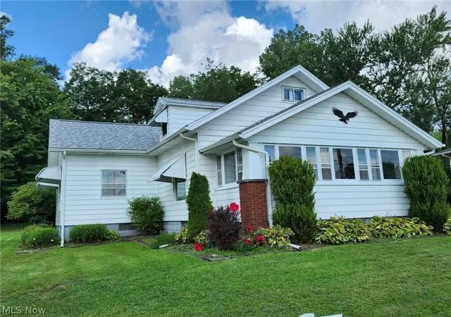 Photo 1 of Sale Pending at 3752 Highlawn Ave Se, Warren, OH 44484 | MLS# 5235167 | Listing updated on 2026-08-31
