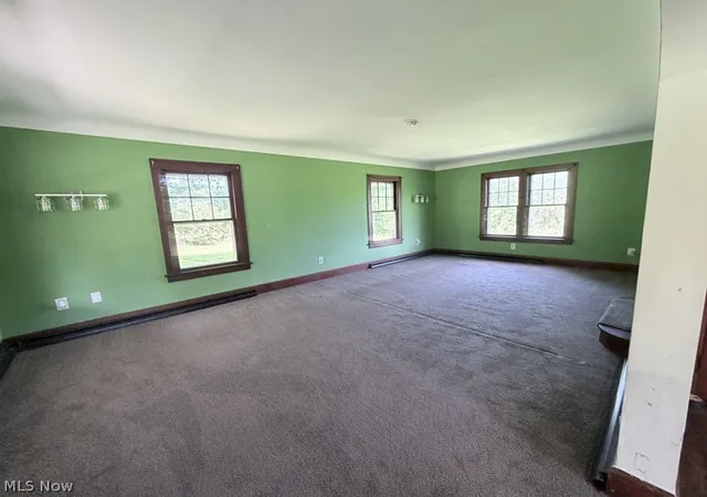 Photo 3 of Single family home for sale at 370 E Under Ridge Rd, Conneaut, OH 44030 | MLS# 5234299 | Listing updated on 2026-10-01