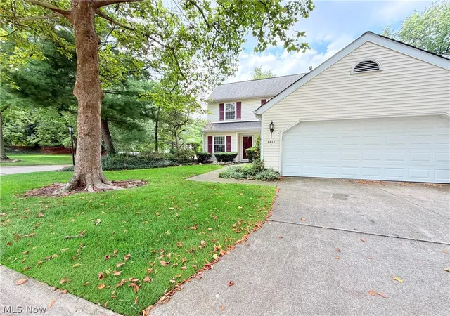 Photo 3 of Condo for sale at 5830 Ridgeview Ln, Willoughby, OH 44094 | MLS# 5235160 | Listing updated on 2026-10-05