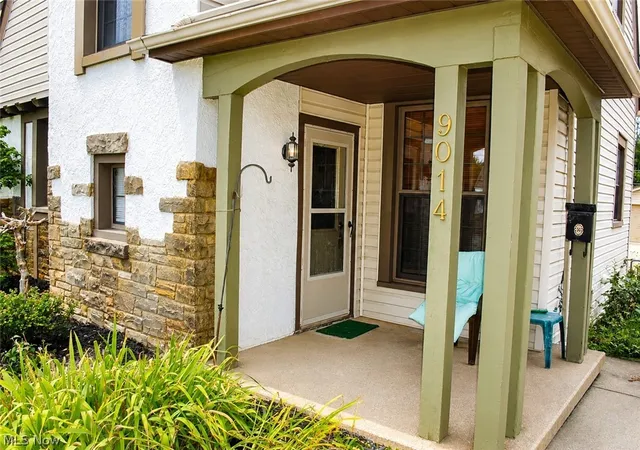Photo 4 of Single family home for sale at 9014 Snow Rd, Cleveland, OH 44130 | MLS# 5234035 | Listing updated on 2026-08-21