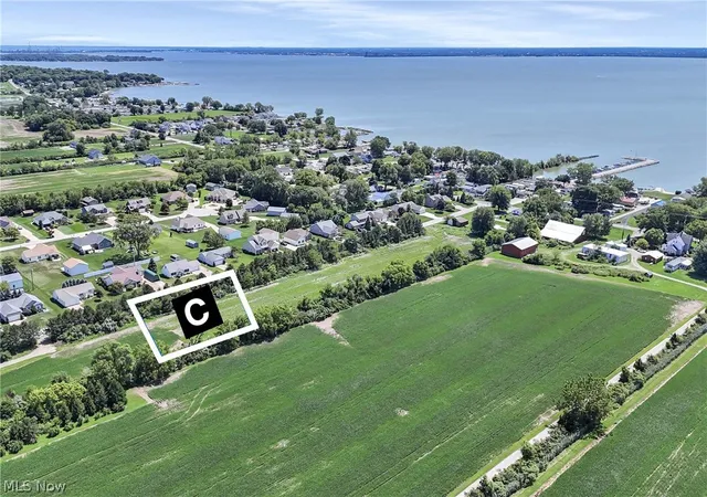 Photo 3 of Sale Pending at 1788 S Danielle Dr, Lakeside Marblehead, OH 43440 | MLS# 5235233 | Listing updated on 2026-09-17