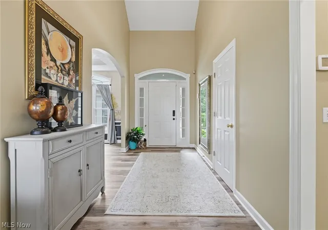 Photo 3 of Sale Pending at 728 Pinewood Dr, Hudson, OH 44236 | MLS# 5220224 | Listing updated on 2026-08-13