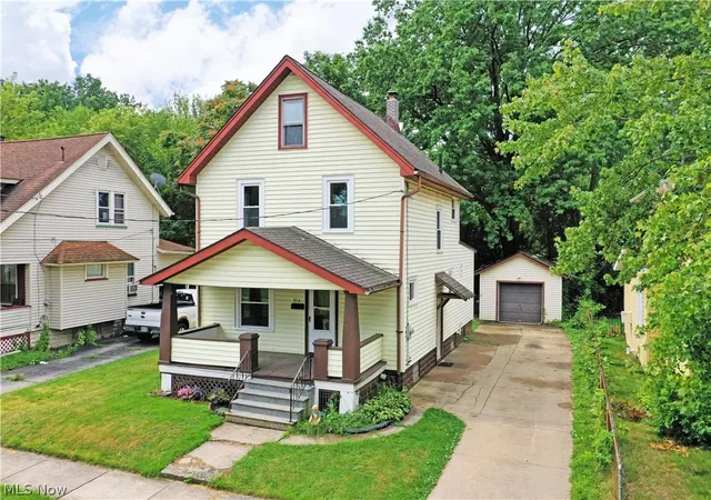 Photo 1 of Sale Pending at 974 Glenwood St Ne, Warren, OH 44483 | MLS# 5234916 | Listing updated on 2026-08-18