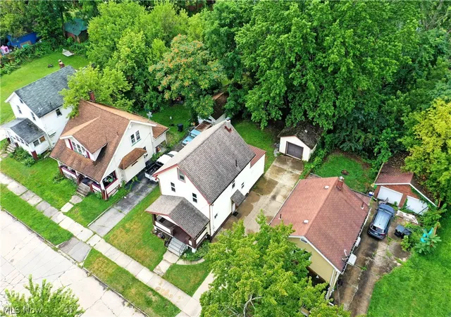 Photo 2 of Sale Pending at 974 Glenwood St Ne, Warren, OH 44483 | MLS# 5234916 | Listing updated on 2026-08-18