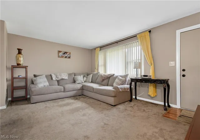 Photo 3 of Single family home for sale at 945 Larkridge Ave, Youngstown, OH 44512 | MLS# 5233966 | Listing updated on 2026-10-30