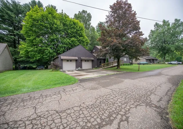 Photo 3 of Single family home for sale at 1182 Washington St SW, Sherrodsville, OH 44675 | MLS# 5235253 | Listing updated on 2026-08-10
