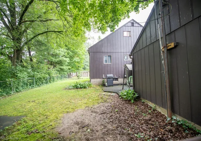 Photo 4 of Single family home for sale at 1182 Washington St SW, Sherrodsville, OH 44675 | MLS# 5235253 | Listing updated on 2026-08-10