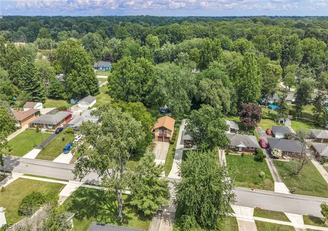 Photo 3 of Single family home for sale at 3273 Englewood Dr, Stow, OH 44224 | MLS# 5235250 | Listing updated on 2026-09-17