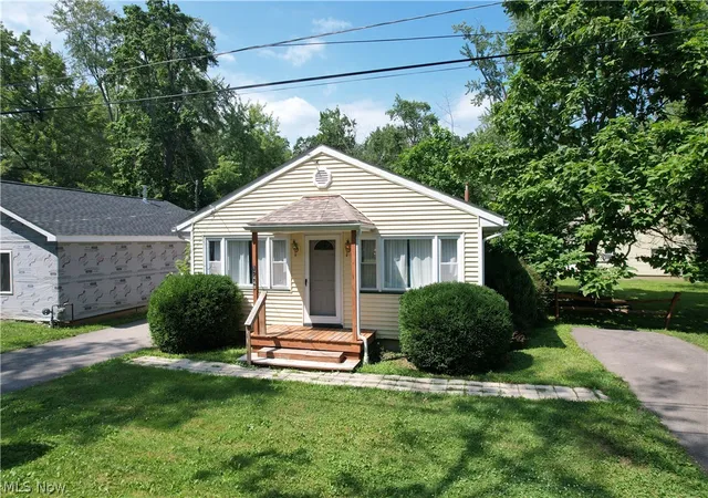 Single family home for sale at 17448 Laurel Ave, Lake Milton, OH 44429 | MLS# 5234792