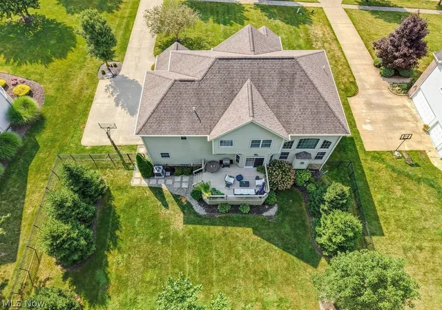 Photo 4 of Sale Pending at 1049 Whispering Woods Dr, Macedonia, OH 44056 | MLS# 5227411 | Listing updated on 2026-08-11