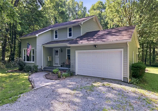 Photo 2 of Sale Pending at 37933 Longs Xing Rd, Leetonia, OH 44431 | MLS# 5233698 | Listing updated on 2026-08-12