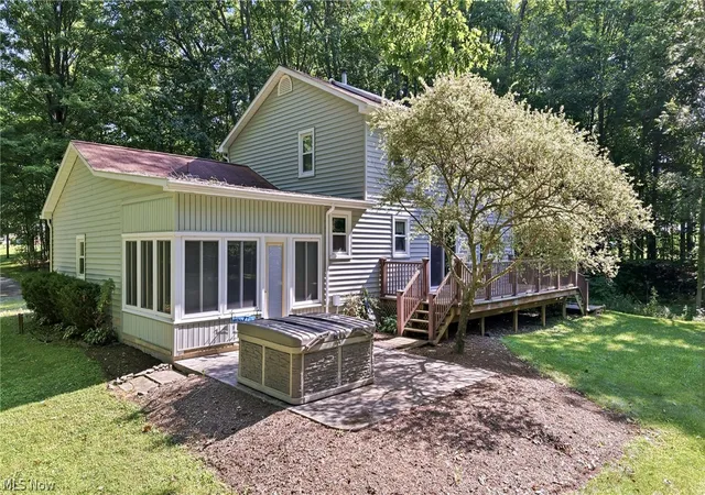 Photo 3 of Sale Pending at 37933 Longs Xing Rd, Leetonia, OH 44431 | MLS# 5233698 | Listing updated on 2026-08-12