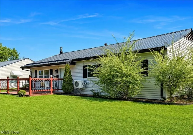Photo 3 of Single family home for sale at 2708 19th Street Ne, Canton, OH 44705 | MLS# 5235210 | Listing updated on 2026-10-01