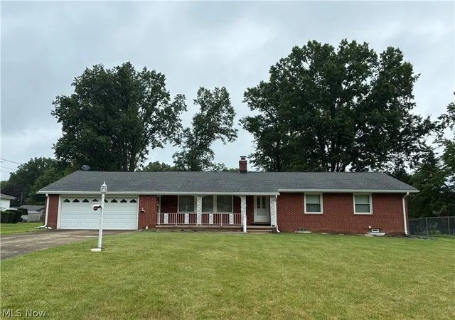 Photo 1 of Single family home for sale at 464 Catherine St, Youngstown, OH 44505 | MLS# 5235259 | Listing updated on 2026-08-10