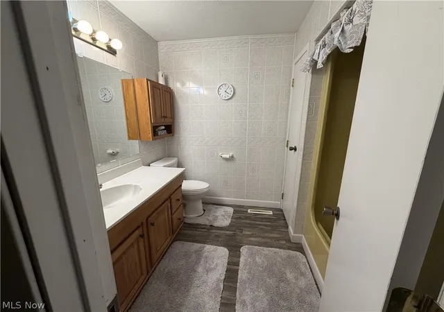 Photo 3 of Sale Pending at 267 Roberts Dr, Belpre, OH 45714 | MLS# 5235444 | Listing updated on 2026-09-15