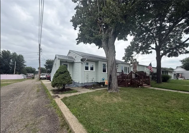 Photo 2 of Multi family home for sale at 440 Center St, Newcomerstown, OH 43832 | MLS# 5235284 | Listing updated on 2026-08-10