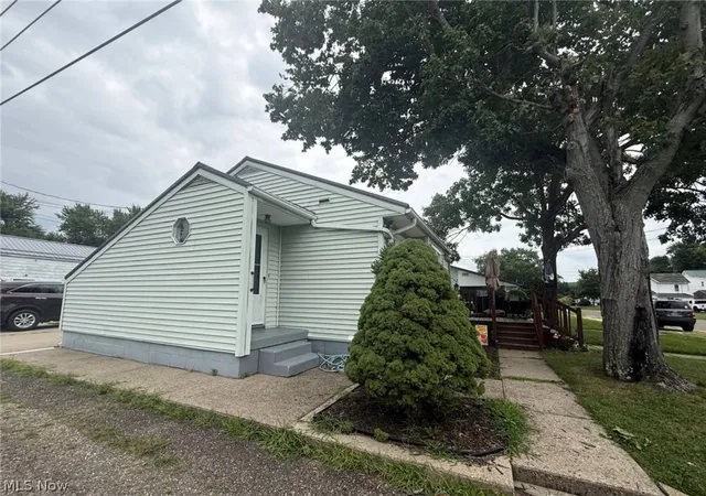 Photo 3 of Multi family home for sale at 440 Center St, Newcomerstown, OH 43832 | MLS# 5235284 | Listing updated on 2026-08-10