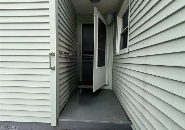 Listing Photo 4 - Condo for sale in building located at 440 Ctr St, Newcomerstown, OH 43832