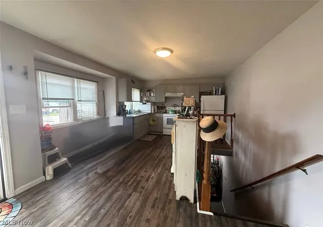 Listing Photo 5 - Condo for sale in building located at 440 Ctr St, Newcomerstown, OH 43832