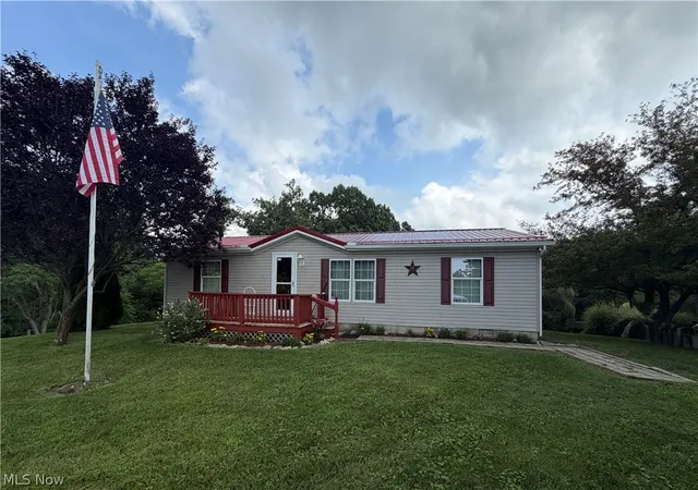 Photo 1 of Single family home for sale at 3745 Wayne Ridge Rd, Zanesville, OH 43701 | MLS# 5235173 | Listing updated on 2026-09-01