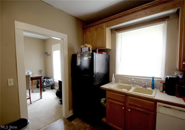 Photo 2 of Sale Pending at 318 N Pardee St, Wadsworth, OH 44281 | MLS# 5234948 | Listing updated on 2026-08-26