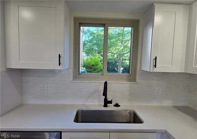 Photo 4 of Condo for sale at 144 Kimrose Ln, Broadview Heights, OH 44147 | MLS# 5235483 | Listing updated on 2026-08-11